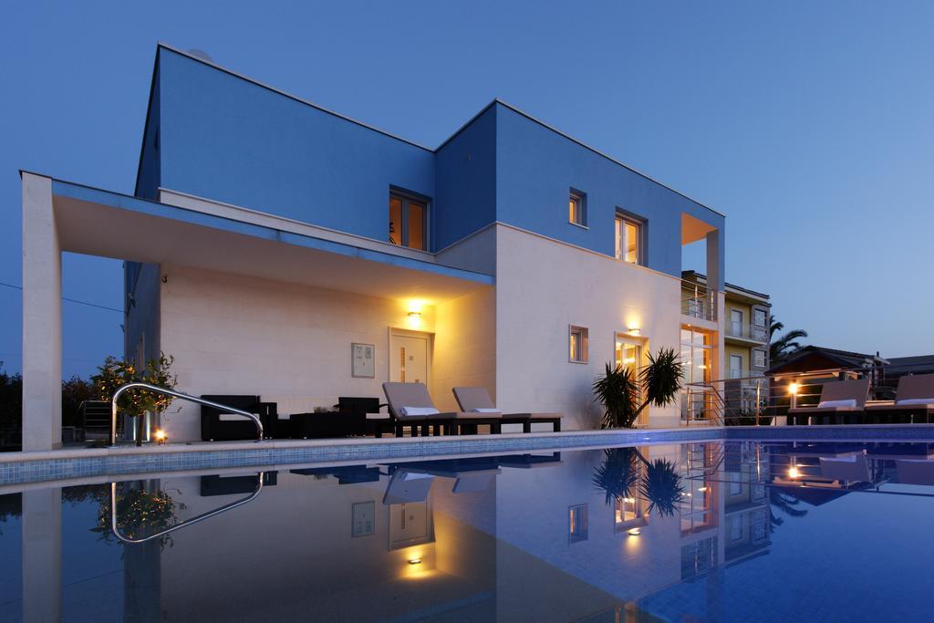 Villa Mermaid Your Croatian Haven With Luxury Pool And Scenic Views Подстрана Номер фото